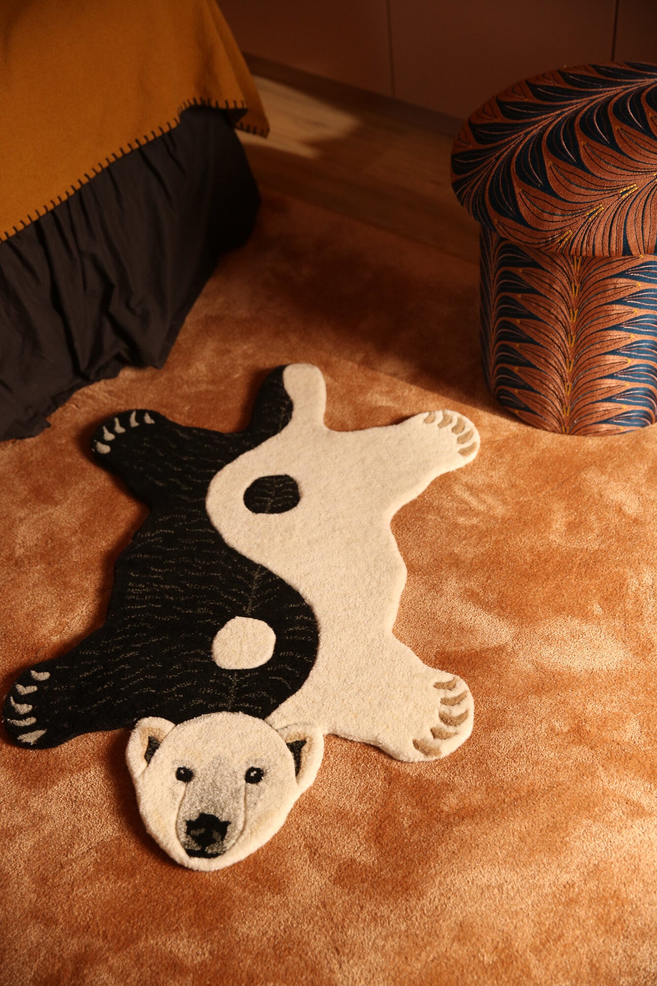 Mara Yin Yang isbjørn gulvtæppe - Small